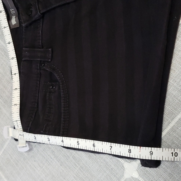 LEVI'S Striped Shorts, Size 27 - Picture 8 of 15